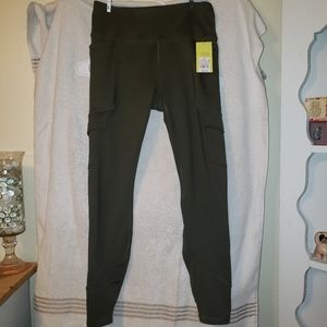 Small green cargo leggings